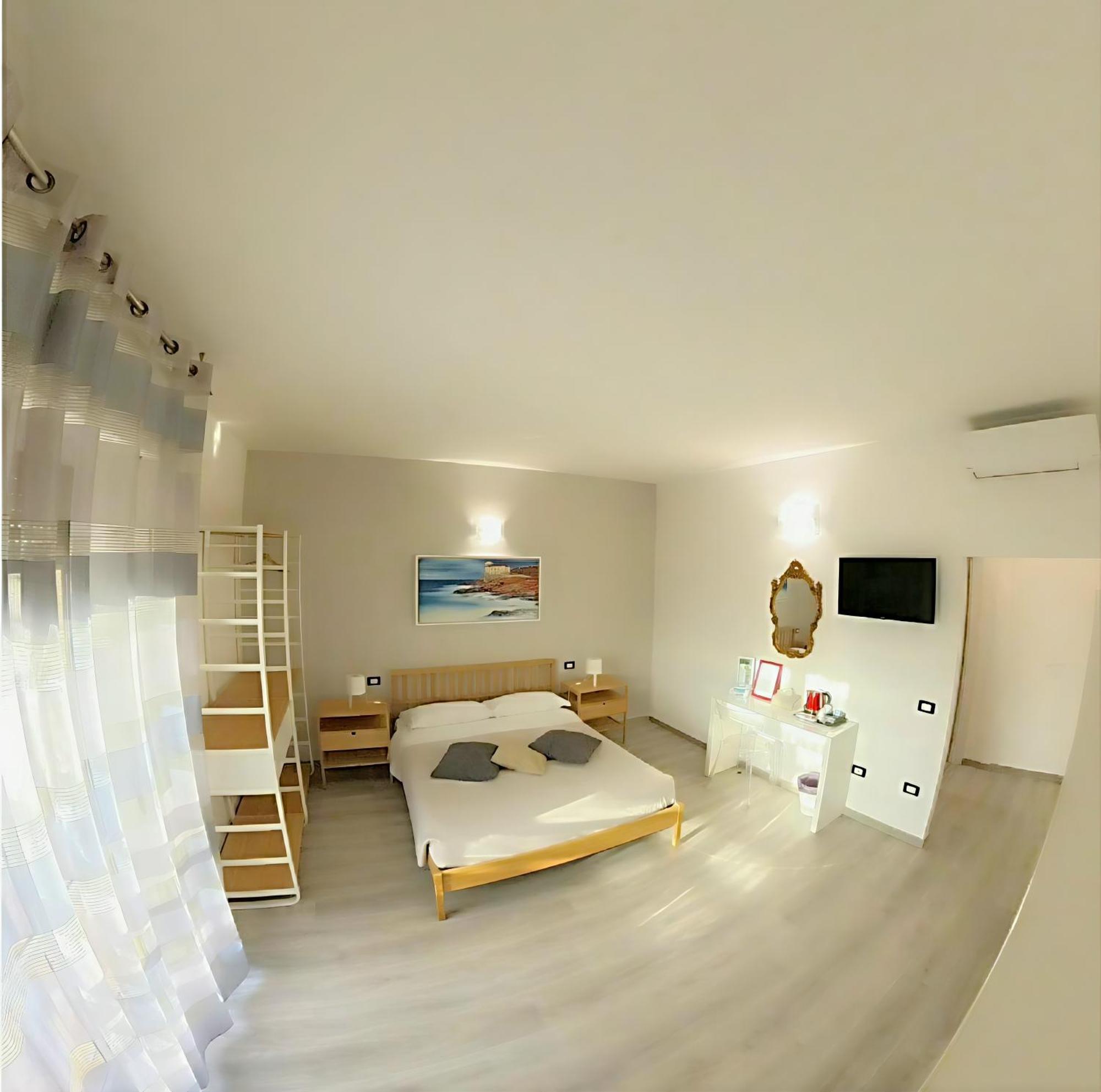 מלון Attico Livorno Bed & Relax מראה חיצוני תמונה